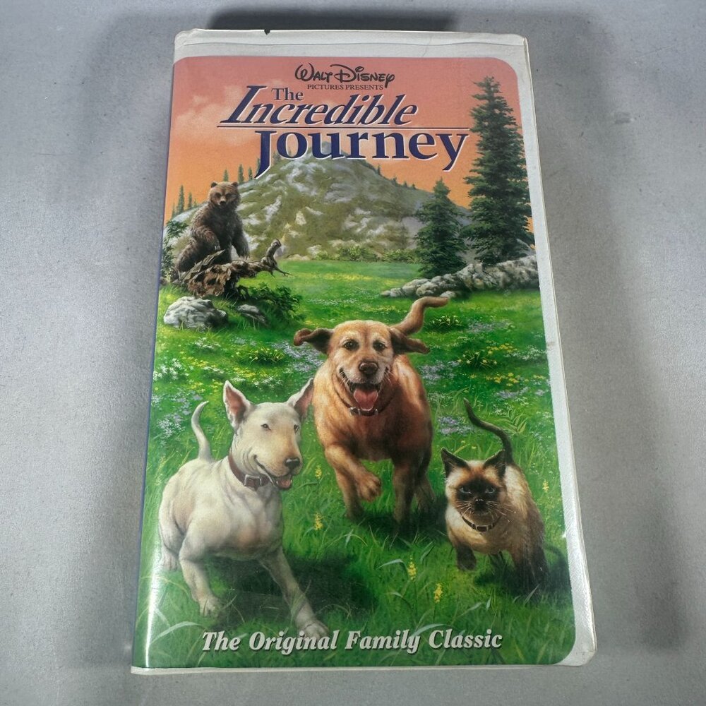 The Incredible Journey VHS Walt Disney 1993 Clamshell Family Adventure